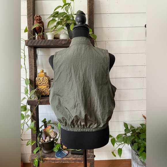 No Boundaries Olive Green Cargo Vest - Picture 13 of 17